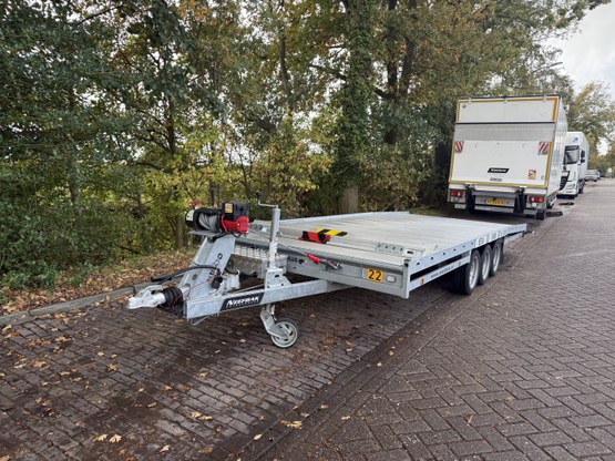 Autoambulance, 3-asser 3500 kg, No: 22